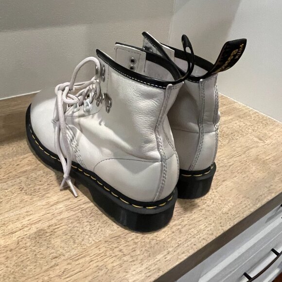 Dr Marten's Women''s White Lace Up Boots, Size 9, GUC - Picture 4 of 9
